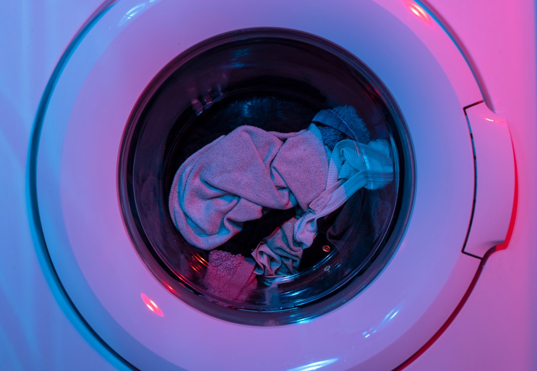 AI Labels and Paid Clips Reshape Online Marketing