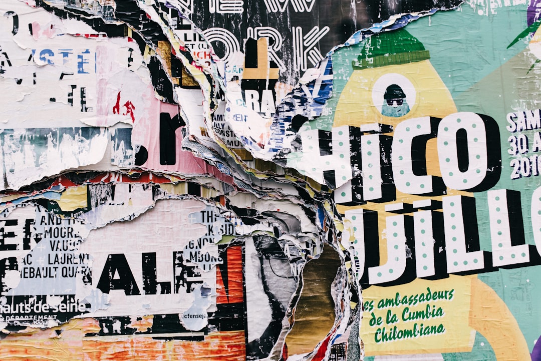 Beyond the Screen: Why Gen Z is Turning to Traditional Art in the AI Era